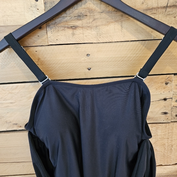 Meet.Curve black crisscross off the shoulder one piece swimsuit in size XL - Picture 4 of 9